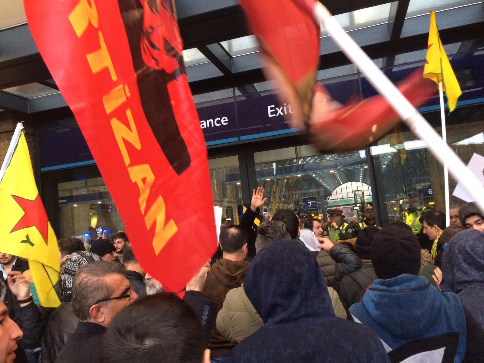 Faşist TC devletinin Afrin’i işgal saldırısı İngiltere'nin başkenti Londra'da protesto ediliyor.