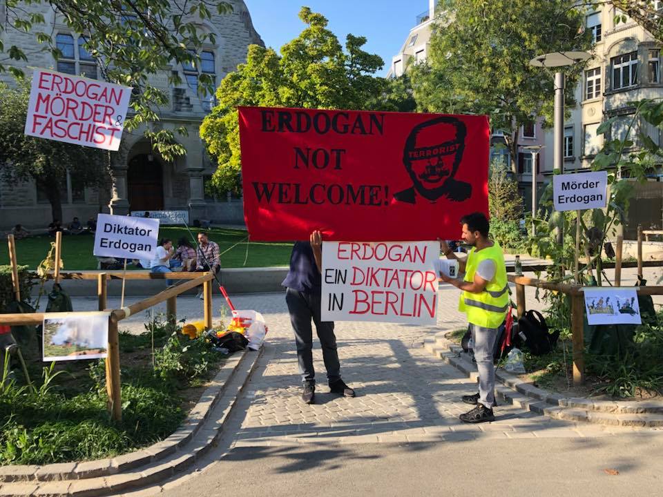 Zürih'te Erdoğan’ ın Almanya’ ya gelişi protesto edildi