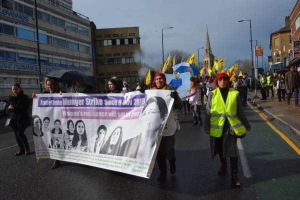 Londra'da açlık grevlerine destek yürüyüşü