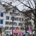 İsviçre Zürih`te kadınlar sokakları zapt etti