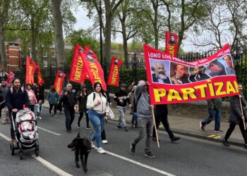 Londra'da kitlesel 1 Mayıs kutlaması yapıldı